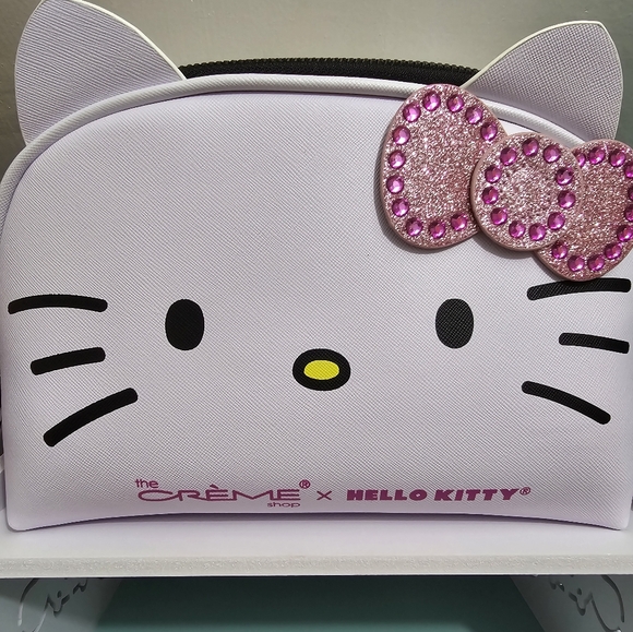 Hello Kitty Creme Cosmetic bag! NWT! - Picture 3 of 8